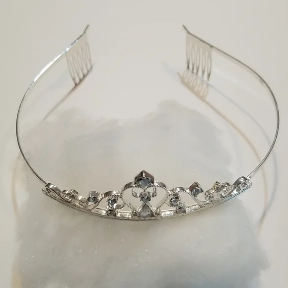 ⭐︎tiara⭐︎ Amazon.com : SuPoo Tiaras for Girls - AB Silver Crown